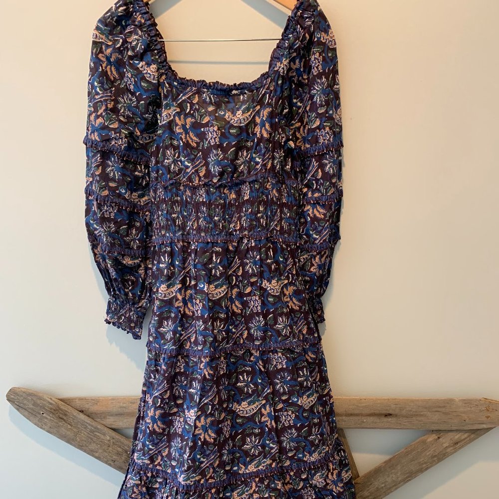 SEA NY Smocked floral Midi dress, puffed sleeves.